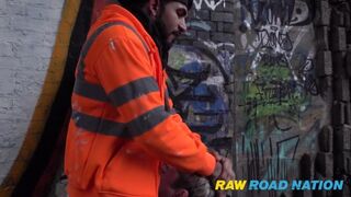2 TRADIES - I GRAFFITI COCKNEY THUG GETS STOPPED IN HIS TRACKS.... Raw Road Nation - BussyHunter.com