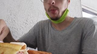 Cara comendo enroladinho nathan nz - SeeBussy.com