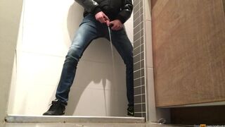 Shower pissing smellmydick - SeeBussy.com