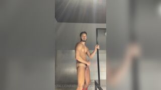 StallionFabio - New video showing off and jerking off in the gym locker rooms 3