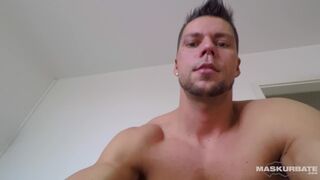Maskurbate Czech Hunk Caught Flexing and Jerking Maskurbate