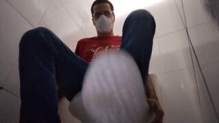 seated in the public toilet to show my dirty shoes nathan nz 2