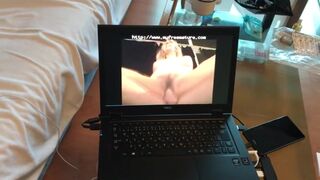 cum shooting in the floor 190122 dickformom1978
