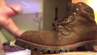 Hot construction worker w⁄ big uncut cock cums on his work boot. Full video @onlyfans⁄julianwolfgang julian wolfgang