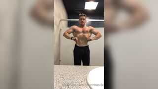 gay porn video - kevinmuscle (373)