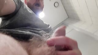 Quickie video; showing off my hot body at the gym ⁄⁄ in public