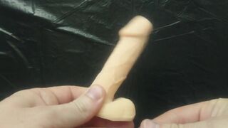 Video gennemgang af sexlegetøj ¦ dildo ¦ uden ord ¦ [mine legetøj] YR Lesnik