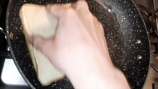 Growing gainer shows you how to make an EPIC grilled⁄fried cheese¡ EvilTwinks