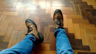 minhas botas⁄ instagram na bio, chama la nathan nz