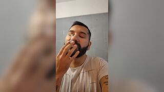 Suscribanse a mi fanclub de pornhub para ver las mejores pajas vellotatuado