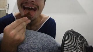 me deliciando com um doce de leite, fetish em comida nathan nz 2