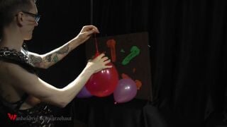 Nicky as a superhero destroys balloons wanheldvig