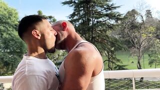 A hot Afternoon with a sexy new friend! MUSCLEDADDY