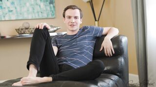 Isaac Unloads His Big Dick HD - Gay Porn Video