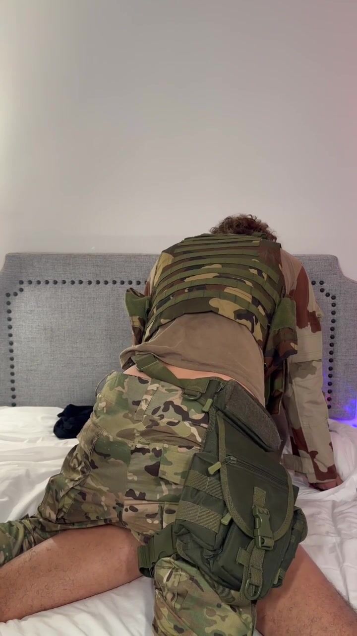 MilitaryGayXXX & Carlos Roux - free gay porn