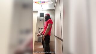 eddiebigd getting caught in the elevator bussyhunter com gay porn videos xxxx