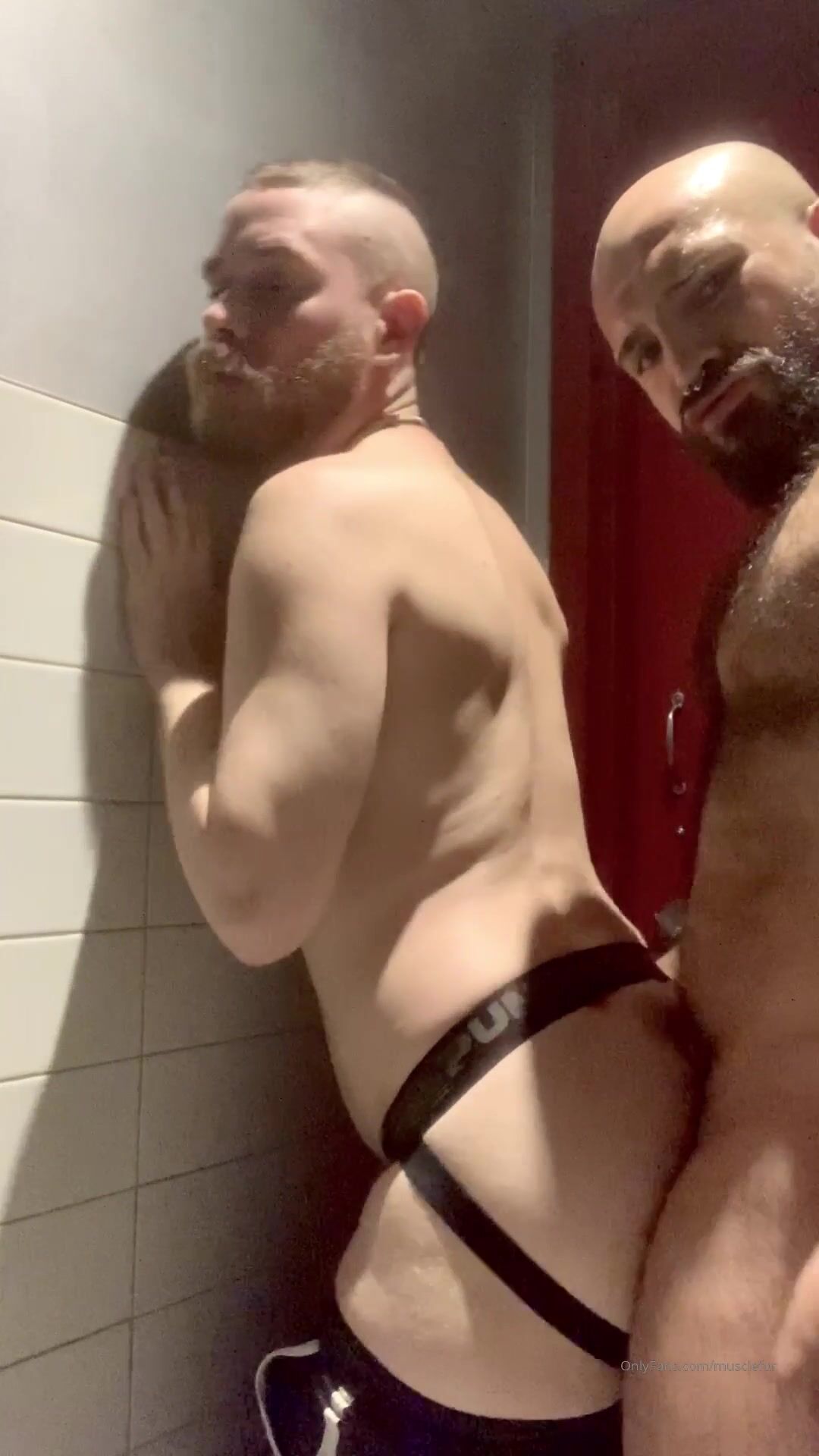 OnlyFans - musclefur - gay porn video (45)