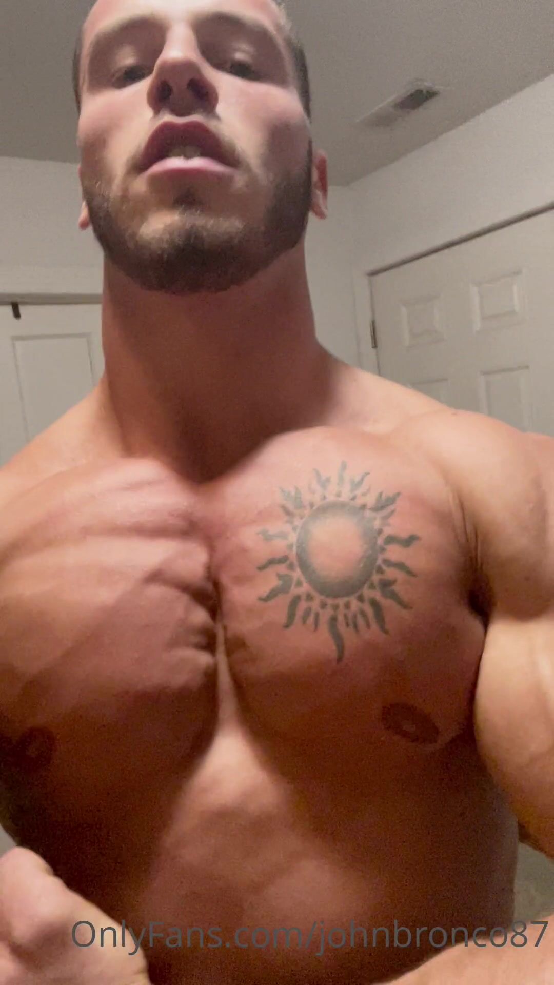 OnlyFans - John Bronco - 2021-12-04 push ups and fucking my self at the same time