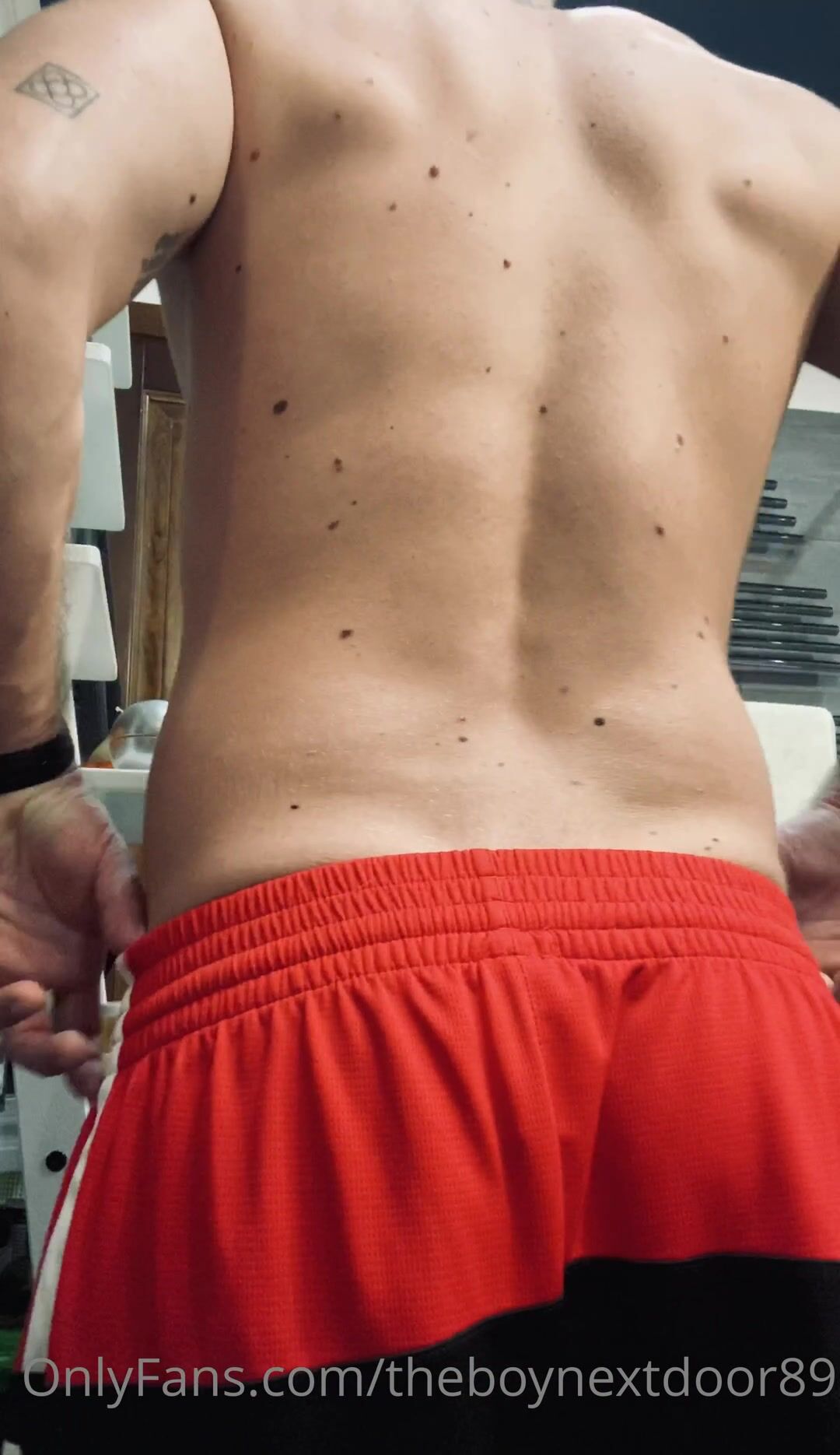 Tyler Roma - gay porn video (8)