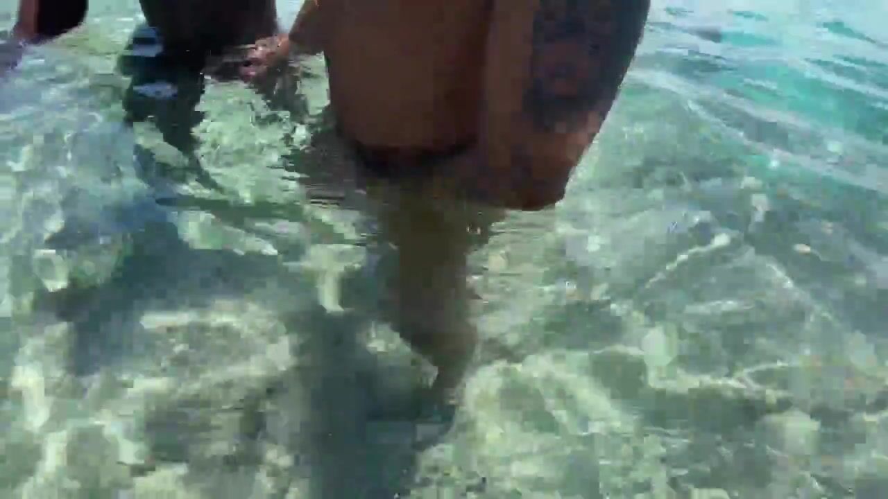 OnlyFans - Alejo Ospina - Blowing stranger in the beach - free gay porn
