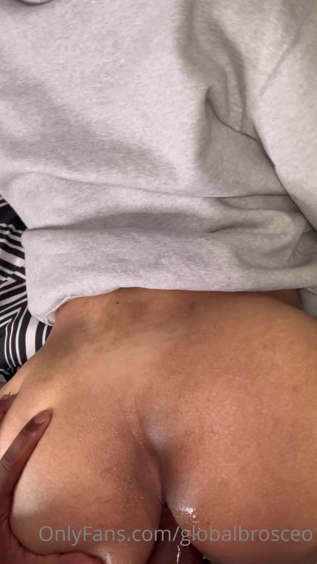 OnlyFans - GlobalBrosCeo The way His Eyes Rolling back I know the dick Good - free gay porn