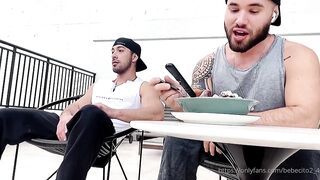 Lowi devorou o cuzinho de Mike Bebecito - Gay Porn Sex
