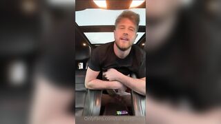 Tampa Tom bouncing on cock in the car