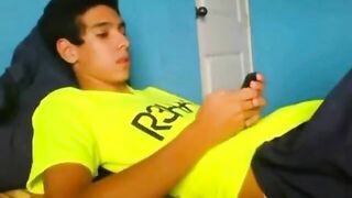 latino twink shows off when jerking2