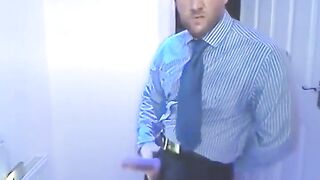 empresario batendo punheta3