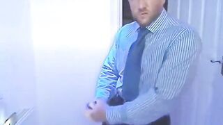 empresario batendo punheta3