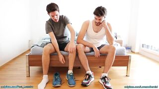 feet play with best friend