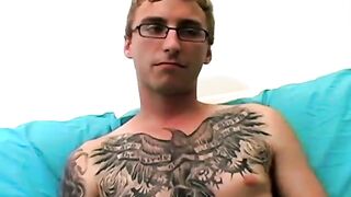 amateur tattooed twink fingers his ass and masturbates solo