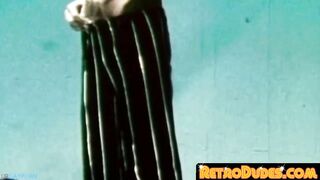 deepthroat and fuck raw hairy vintage muscle gay studs