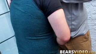 chubby alezgi cage sucks tony marks off and receives facial