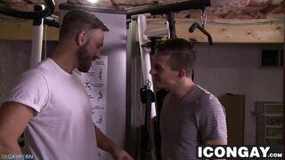 hunk logan moore fucks alex gustavo in several positions