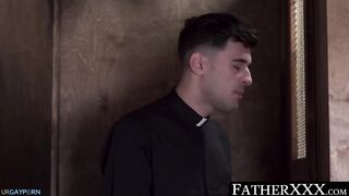 cleric draws twink off after admission and rides him crude