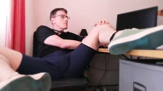 Big cock cums on webcam
