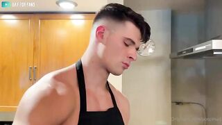 The Chef Is THICCCK [ONLYFANS]