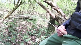 i sit on a tree take my dick out and started pissing smellmydick gay video