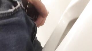 pissing in urinal smellmydick gay video