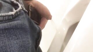 pissing in urinal smellmydick gay video