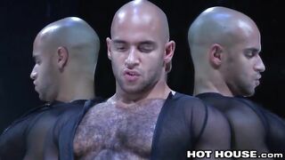 voyeur peeps on sean zevran as he tops hot latino hot house
