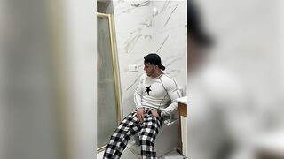 Berk can34 fucks a twink in the bathroom