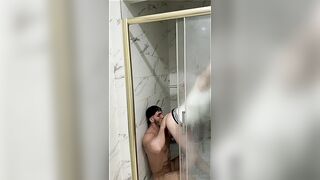 Berk can34 fucks a twink in the bathroom