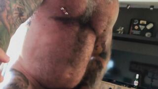 SWEATY MUSCLEBEAR FUCK Part I Daryl Richter