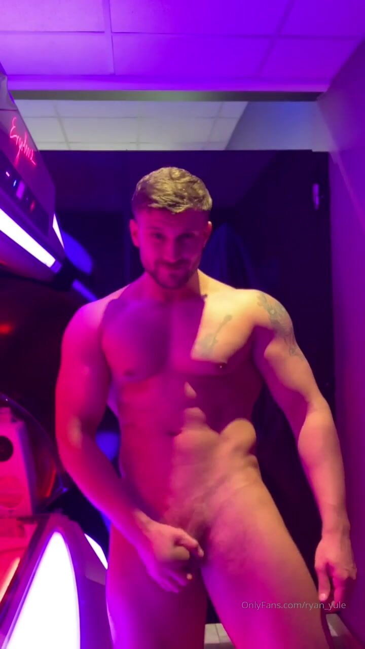 Alpha Scott Nude Sex Videos (198)