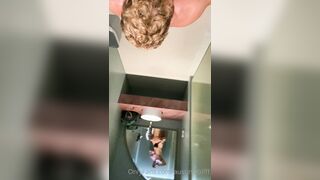 Austin Wolf - Fucking Felix Fox in a bathroom