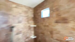 Quentin Parker showering with that meat.