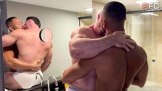 Muscle guys - bubble bath interracial PIETRO LUIDE