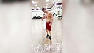 Malik Delgaty - Damn got home from the gym hella horny - Gay Porn